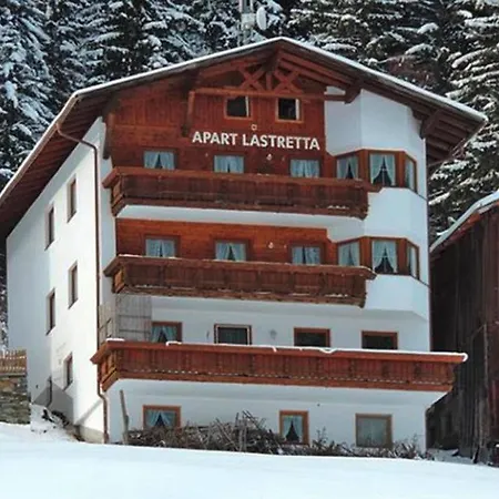 Apartment In Near Lift *