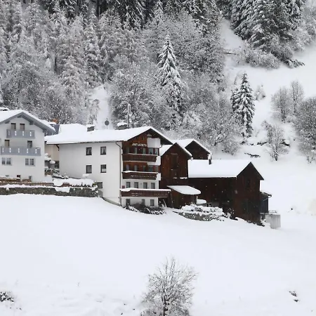 In Near Lift Apartment *