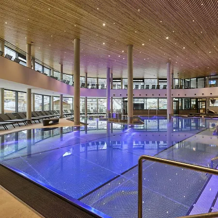 Apartment In Near Lift *