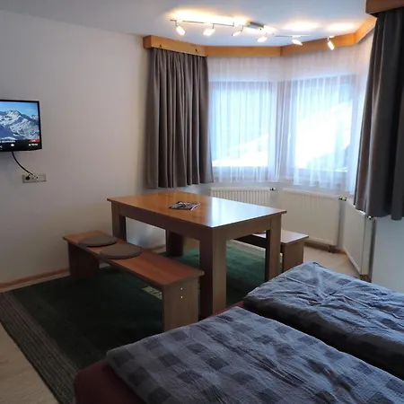 In Near Lift Apartment *