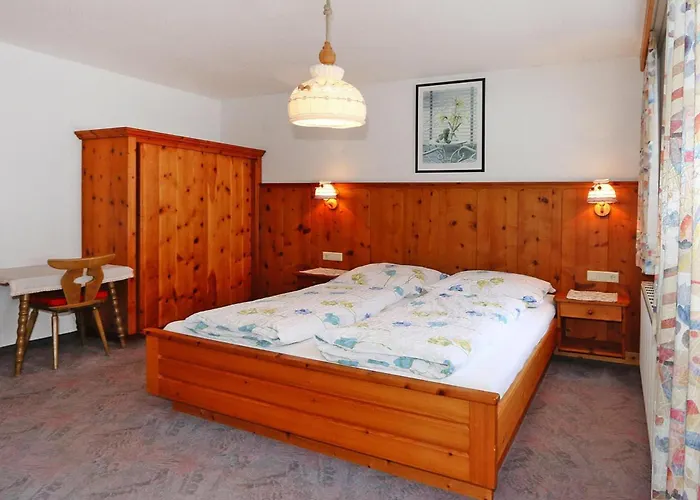 Apartment In Near Lift
