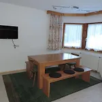Appartement In Near Lift